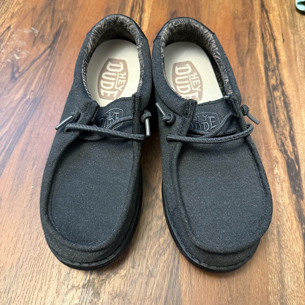 Hey Dude Youth Wally Canvas Y3 Size 3